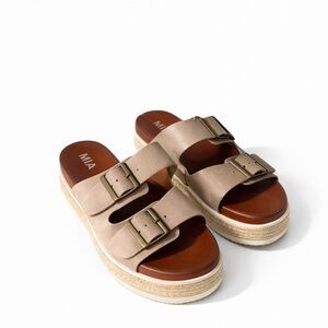 MIA Platform Slide Sandals | Size 8 | Beige Double Strap | Very Good Pre-Loved